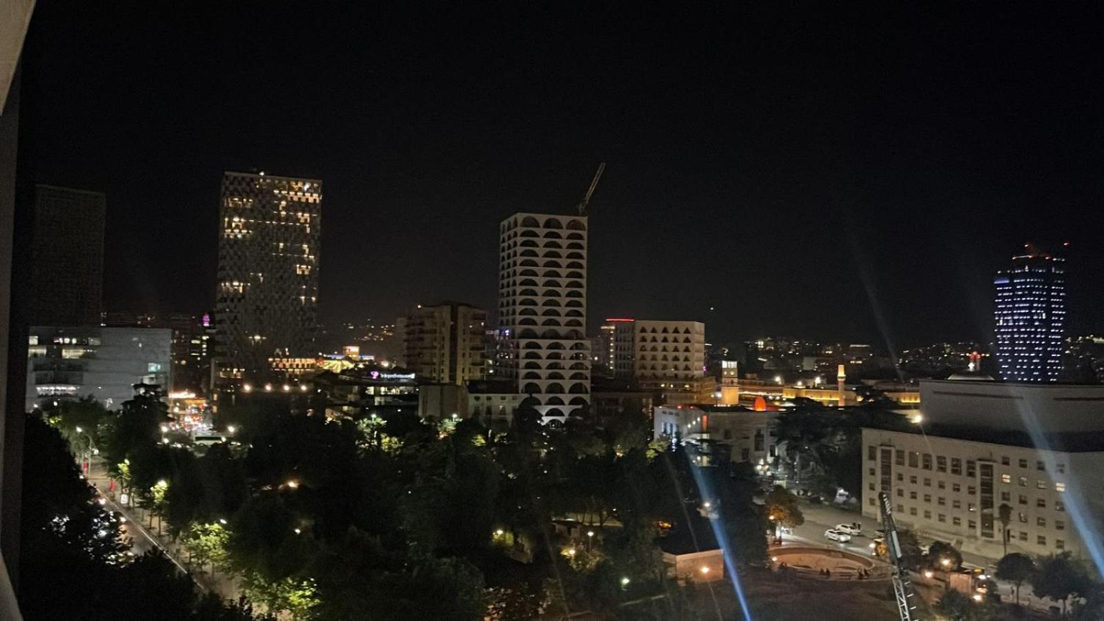 Free Parking Skanderbeg Square - Spacious Central Apartment ติรานา ภายนอก รูปภาพ