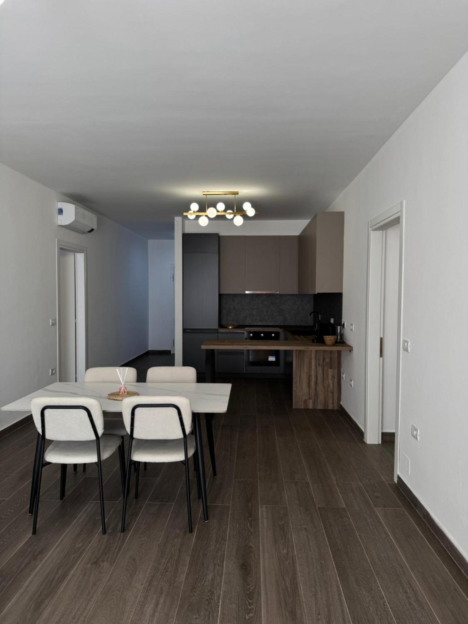 Free Parking Skanderbeg Square - Spacious Central Apartment ติรานา ภายนอก รูปภาพ