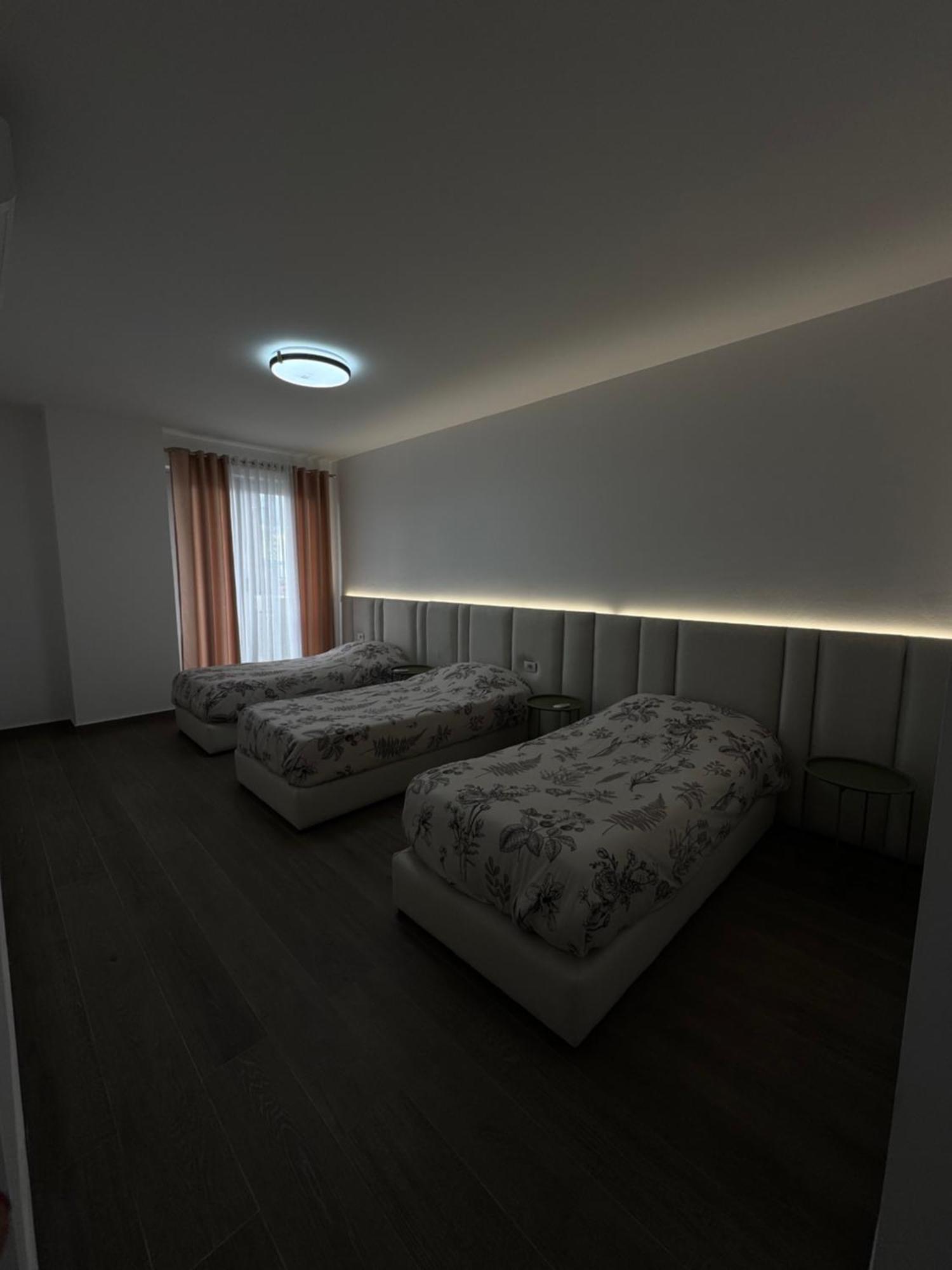 Free Parking Skanderbeg Square - Spacious Central Apartment ติรานา ภายนอก รูปภาพ