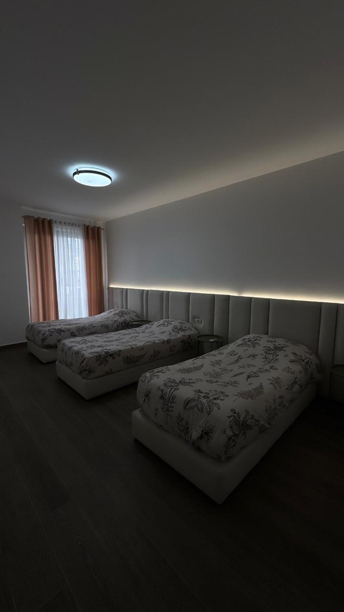 Free Parking Skanderbeg Square - Spacious Central Apartment ติรานา ภายนอก รูปภาพ