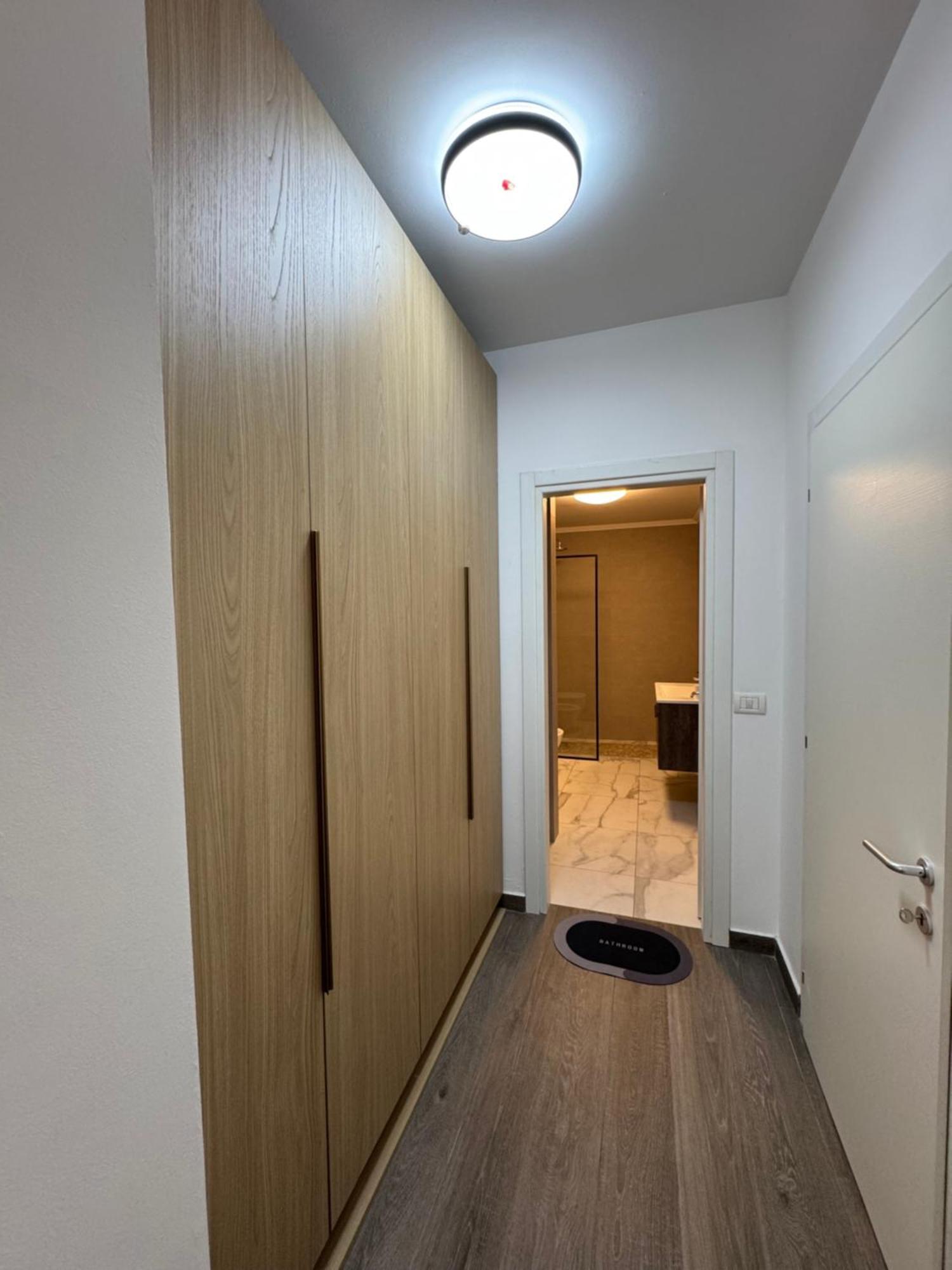 Free Parking Skanderbeg Square - Spacious Central Apartment ติรานา ภายนอก รูปภาพ